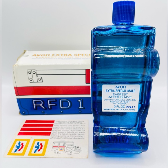 Avon MailTruck cologne decanter w/box & decals, full - Picture 3 of 5